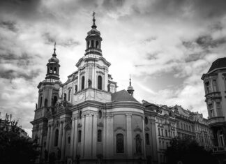 Czy do Pragi można wjechać samochodem?