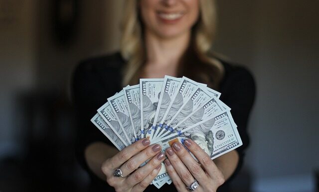 Ile zarabia się w Czechach?